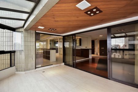 Varanda de apartamento para alugar com 4 quartos, 300m² em Paraíso do Morumbi, São Paulo