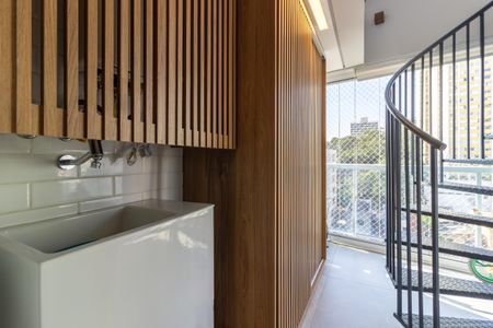 Apartamento à venda com 120m², 3 quartos e 2 vagas Apartamento à venda com 120m², 3 quartos e 2 vagasCozinha e Área de Serviço