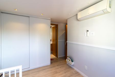 Apartamento à venda com 120m², 3 quartos e 2 vagas Apartamento à venda com 120m², 3 quartos e 2 vagasSuíte 1