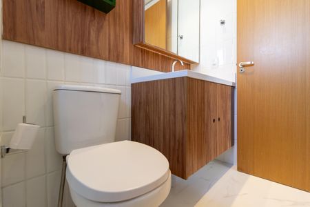 Apartamento à venda com 120m², 3 quartos e 2 vagas Apartamento à venda com 120m², 3 quartos e 2 vagasBanheiro da Suíte 1