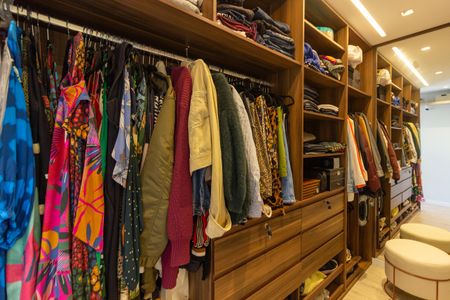 Apartamento à venda com 120m², 3 quartos e 2 vagas Apartamento à venda com 120m², 3 quartos e 2 vagasCloset da suíte 2