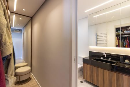 Apartamento à venda com 120m², 3 quartos e 2 vagas Apartamento à venda com 120m², 3 quartos e 2 vagasCloset da suíte 2