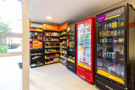 Apartamento à venda com 120m², 3 quartos e 2 vagas Apartamento à venda com 120m², 3 quartos e 2 vagasÁrea comum - Mercadinho