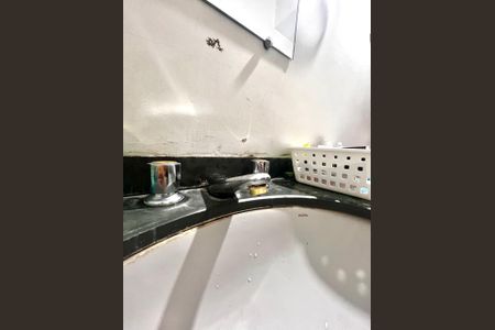 Casa à venda com 264m², 4 quartos e 4 vagas Casa à venda com 264m², 4 quartos e 4 vagasBanheiro Suíte 1