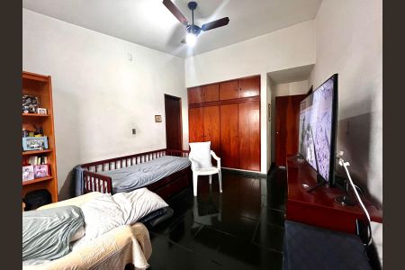 Casa à venda com 264m², 4 quartos e 4 vagas Casa à venda com 264m², 4 quartos e 4 vagasSuíte 1