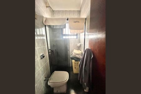 Casa à venda com 264m², 4 quartos e 4 vagas Casa à venda com 264m², 4 quartos e 4 vagasBanheiro Suíte 2