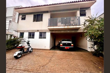 Casa à venda com 264m², 4 quartos e 4 vagas Casa à venda com 264m², 4 quartos e 4 vagasFachada da Casa