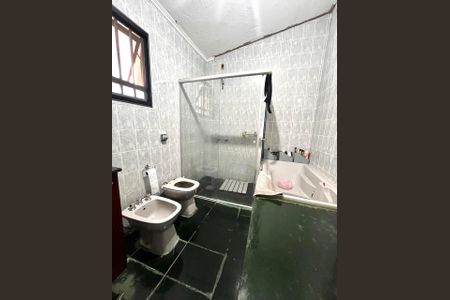 Casa à venda com 264m², 4 quartos e 4 vagas Casa à venda com 264m², 4 quartos e 4 vagasBanheiro Suíte 3