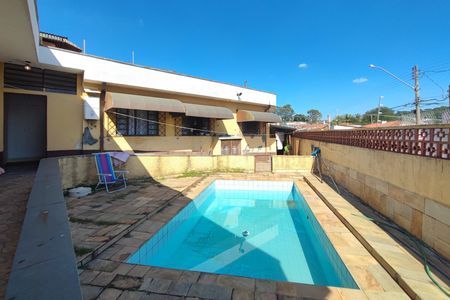 Casa à venda com 400m², 4 quartos e 3 vagas Casa à venda com 400m², 4 quartos e 3 vagasÁrea Externa