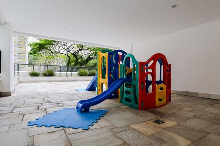 Apartamento à venda com 116m², 3 quartos e 2 vagas Apartamento à venda com 116m², 3 quartos e 2 vagasÁrea comum - Playground