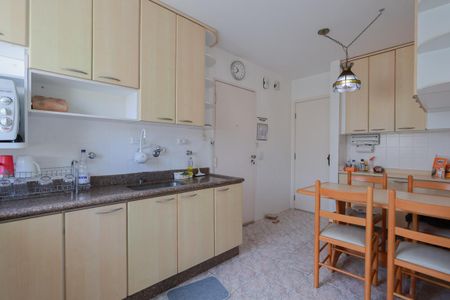 Apartamento à venda com 116m², 3 quartos e 2 vagas Apartamento à venda com 116m², 3 quartos e 2 vagasCozinha