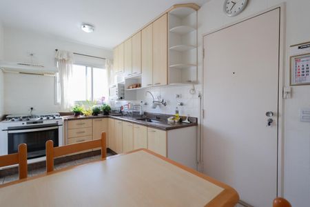 Apartamento à venda com 116m², 3 quartos e 2 vagas Apartamento à venda com 116m², 3 quartos e 2 vagasCozinha