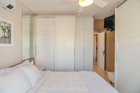 Apartamento à venda com 70m², 2 quartos e 2 vagas Apartamento à venda com 70m², 2 quartos e 2 vagasSuíte