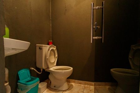 Casa à venda com 180m², 2 quartos e 3 vagasBanheiro de Serviço