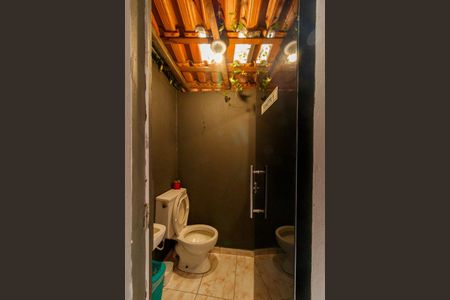 Casa à venda com 180m², 2 quartos e 3 vagasBanheiro de Serviço