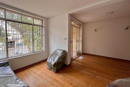 Casa à venda com 210m², 3 quartos e 2 vagas