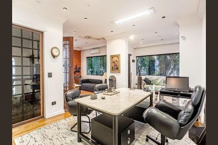 Casa à venda com 1000m², 2 quartos e 30 vagas
