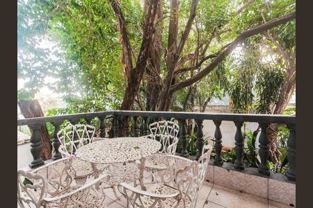 Casa à venda com 1000m², 2 quartos e 30 vagas