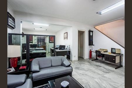 Casa à venda com 1000m², 2 quartos e 30 vagas
