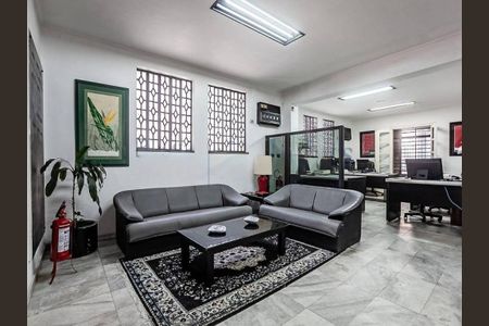 Casa à venda com 1000m², 2 quartos e 30 vagas