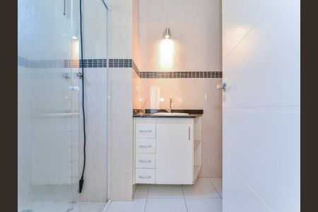 Casa de condomínio à venda com 250m², 3 quartos e 2 vagas
