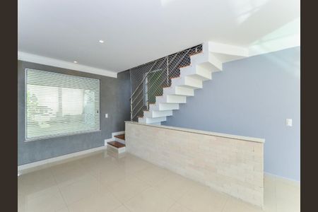 Casa de condomínio à venda com 250m², 3 quartos e 2 vagas
