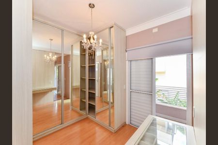 Casa de condomínio à venda com 250m², 3 quartos e 2 vagas