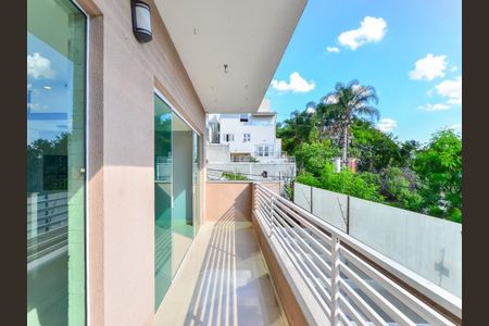 Casa de condomínio à venda com 250m², 3 quartos e 2 vagas