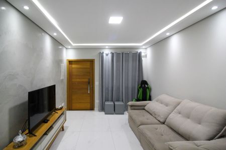 Casa à venda com 140m², 3 quartos e 2 vagas Casa à venda com 140m², 3 quartos e 2 vagasSala