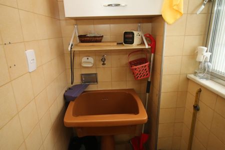 Apartamento à venda com 70m², 2 quartos e 1 vagaÁrea de Serviço