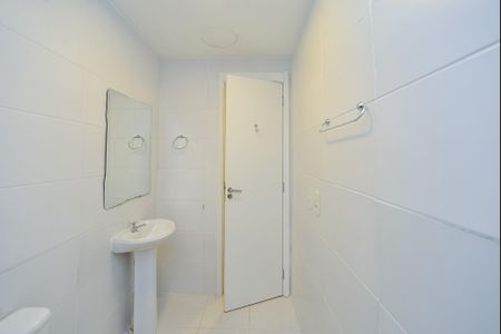 Apartamento à venda com 73m², 3 quartos e 1 vaga Apartamento à venda com 73m², 3 quartos e 1 vagaBanheiro Social