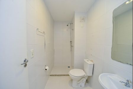 Apartamento à venda com 73m², 3 quartos e 1 vaga Apartamento à venda com 73m², 3 quartos e 1 vagaBanheiro Social