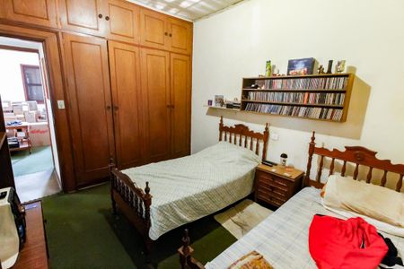 Casa à venda com 325m², 2 quartos e 8 vagas Casa à venda com 325m², 2 quartos e 8 vagasSuíte