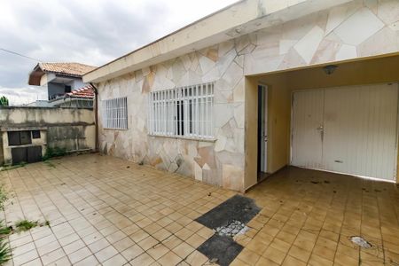 Casa à venda com 325m², 2 quartos e 8 vagas Casa à venda com 325m², 2 quartos e 8 vagasFachada