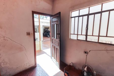 Casa à venda com 325m², 2 quartos e 8 vagas Casa à venda com 325m², 2 quartos e 8 vagasEdícula - quarto