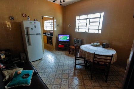 Casa à venda com 325m², 2 quartos e 8 vagas Casa à venda com 325m², 2 quartos e 8 vagasCopa