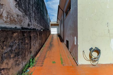 Casa à venda com 325m², 2 quartos e 8 vagas Casa à venda com 325m², 2 quartos e 8 vagasQuintal