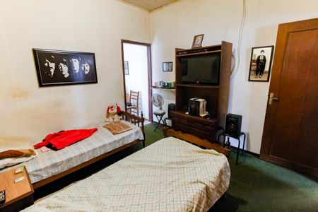 Casa à venda com 325m², 2 quartos e 8 vagas Casa à venda com 325m², 2 quartos e 8 vagasSuíte