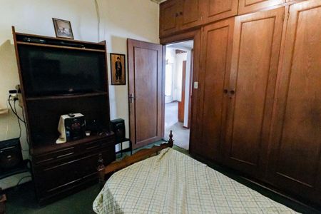 Casa à venda com 325m², 2 quartos e 8 vagas Casa à venda com 325m², 2 quartos e 8 vagasSuíte