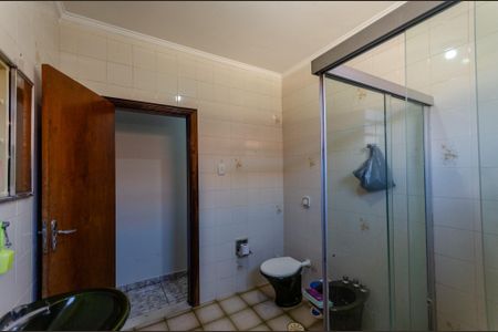 Casa à venda com 182m², 3 quartos e 2 vagas Casa à venda com 182m², 3 quartos e 2 vagasBanheiro