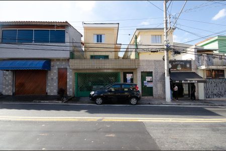 Casa à venda com 200m², 3 quartos e sem vaga Casa à venda com 200m², 3 quartos e sem vagaFachada