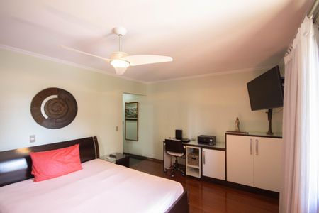 Casa à venda com 198m², 3 quartos e 5 vagasSuíte