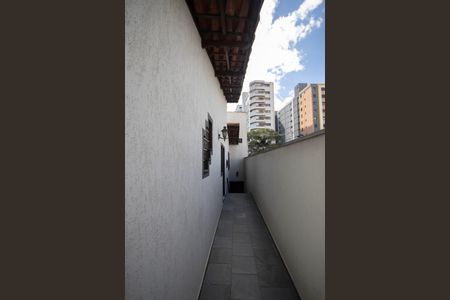 Casa à venda com 198m², 3 quartos e 5 vagasQuintal