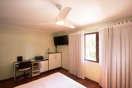 Casa à venda com 198m², 3 quartos e 5 vagasSuíte