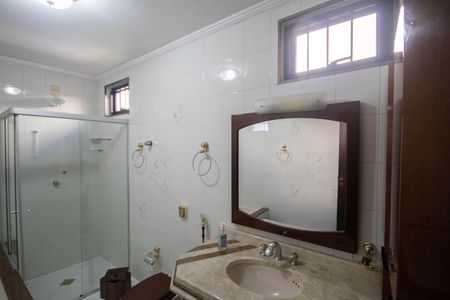 Casa à venda com 198m², 3 quartos e 5 vagasBanheiro da Suíte