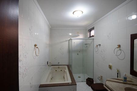 Casa à venda com 198m², 3 quartos e 5 vagasBanheiro da Suíte