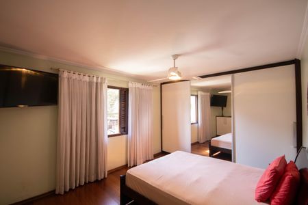 Casa à venda com 198m², 3 quartos e 5 vagasSuíte