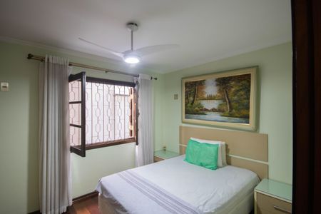 Casa à venda com 198m², 3 quartos e 5 vagasQuarto