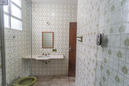 Apartamento à venda com 140m², 4 quartos e 2 vagas Apartamento à venda com 140m², 4 quartos e 2 vagasBanheiro da Suíte