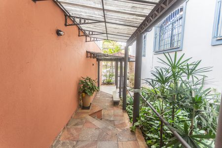 Apartamento à venda com 140m², 4 quartos e 2 vagas Apartamento à venda com 140m², 4 quartos e 2 vagasHall de entrada